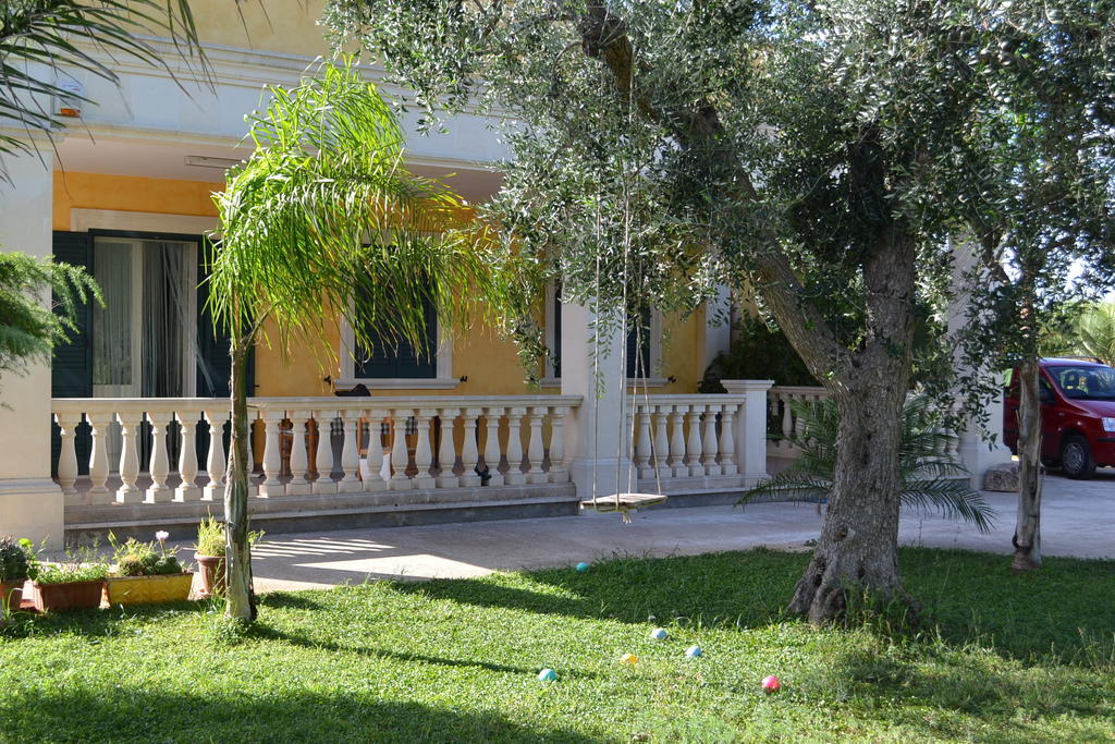 B&B Villa Bismi Монтероні-ді-Лечче Екстер'єр фото